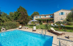 Villa Giselle in Central Istria for 8 people with large garden & private pool - pet friendly